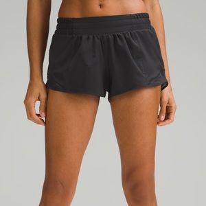 Lululemon Hotty Hot Low Rise Lined Short 2.5 - black, SIZE 8
